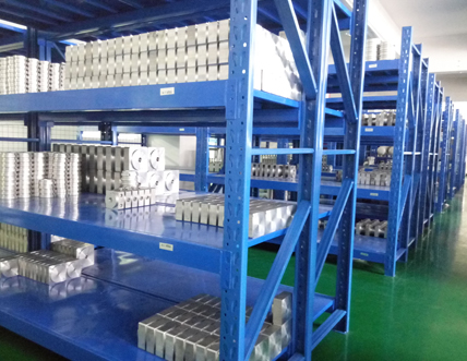 玖容氣液壓力機（jī）廠家倉（cāng）庫（kù）